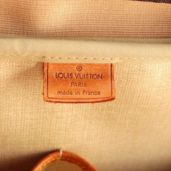 Louis Vuitton Deauville Travel Bag in Monogram Canvas and Vachetta Leather - Picture 3 of 13